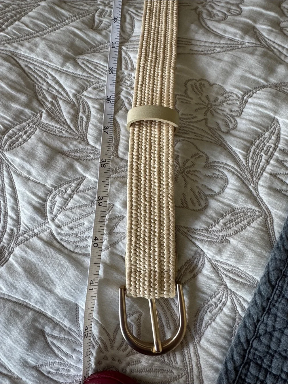 Beige Woven Elastic Belt with Gold Buckle , used like new - Picture 4 of 4